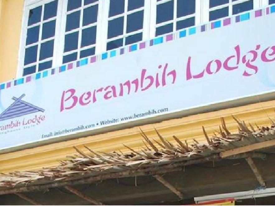 Berambih Lodge Kuching Buitenkant foto